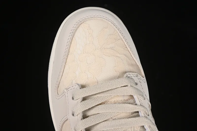 All Categories Nk SB Dunk Series Nk SB Dunk Low Low-top sneakers Nike SB Dunk Low "Light Orewood Brown" Hidden girl low-top casual sneakers HJ5870-100
